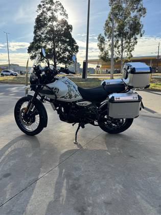 ROYAL ENFIELD HIMALAYAN 450 KAMET WHITE ROYAL ENFIELD HIMALAYAN 450 KAMET WHITE
